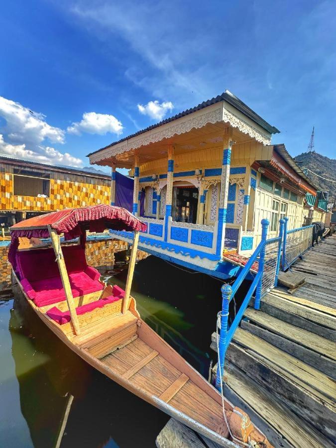 ホテル Lalarukh Group Of Houseboats Srīnagar エクステリア 写真